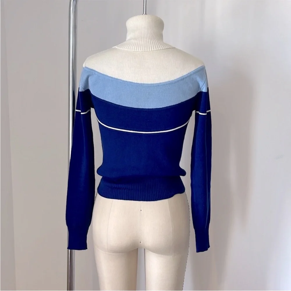 Colorblock Blue Sweater - Picture 3 of 3